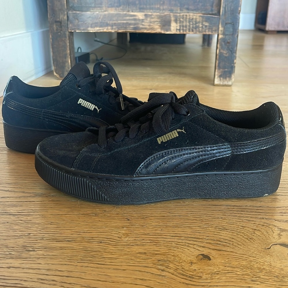Puma suede Classic - women’s size 8 - soft foam